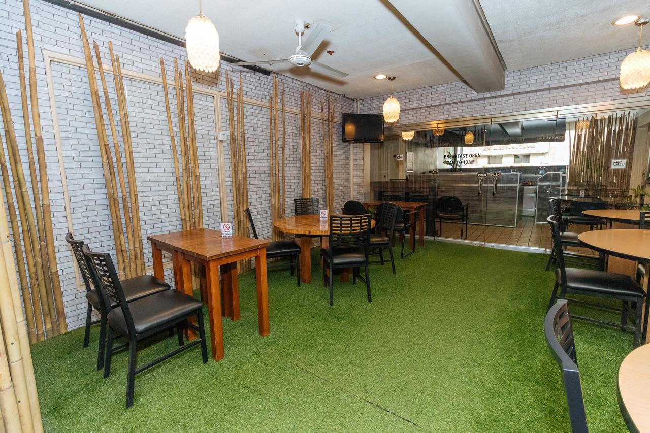Reddoorz @ Amorsolo Makati Makati City ภายนอก รูปภาพ