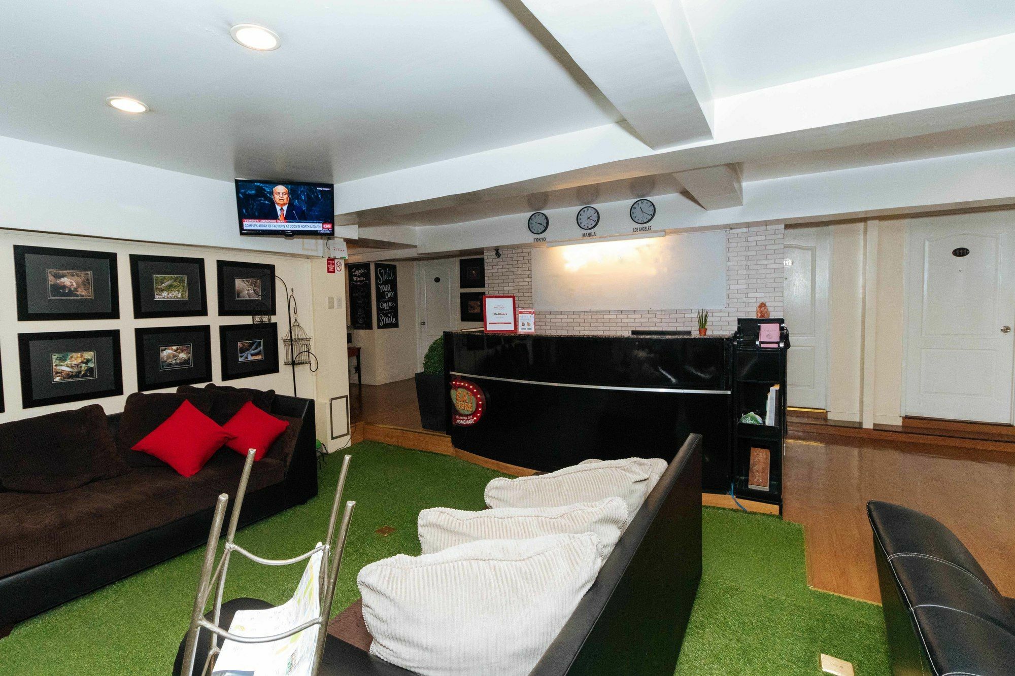 Reddoorz @ Amorsolo Makati Makati City ภายนอก รูปภาพ