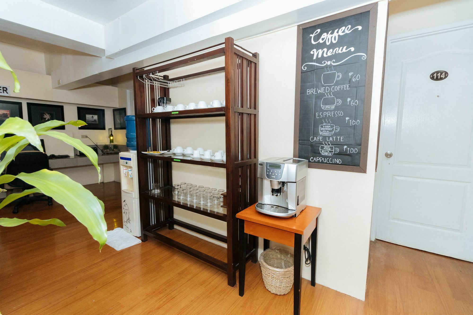 Reddoorz @ Amorsolo Makati Makati City ภายนอก รูปภาพ