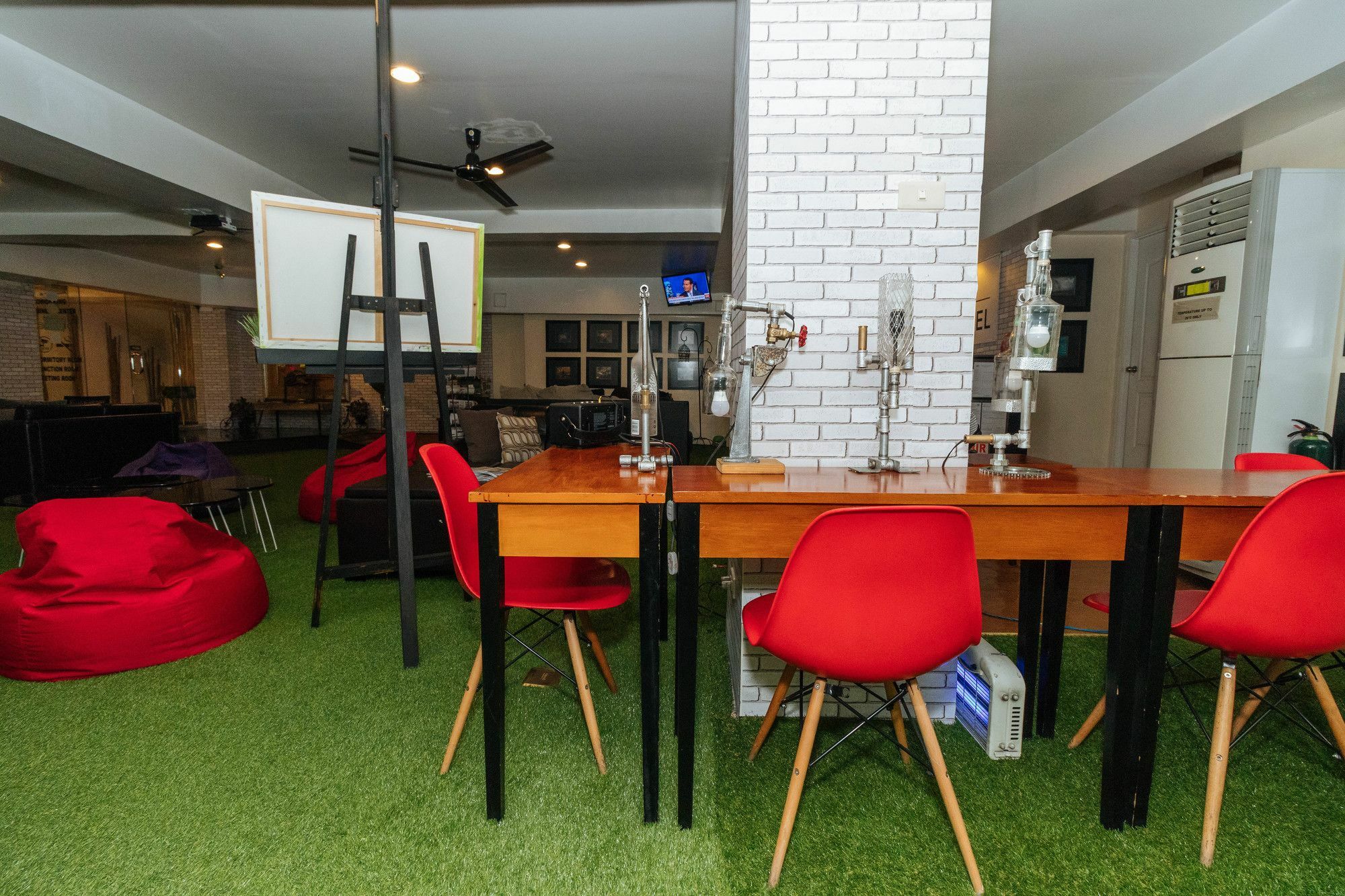 Reddoorz @ Amorsolo Makati Makati City ภายนอก รูปภาพ