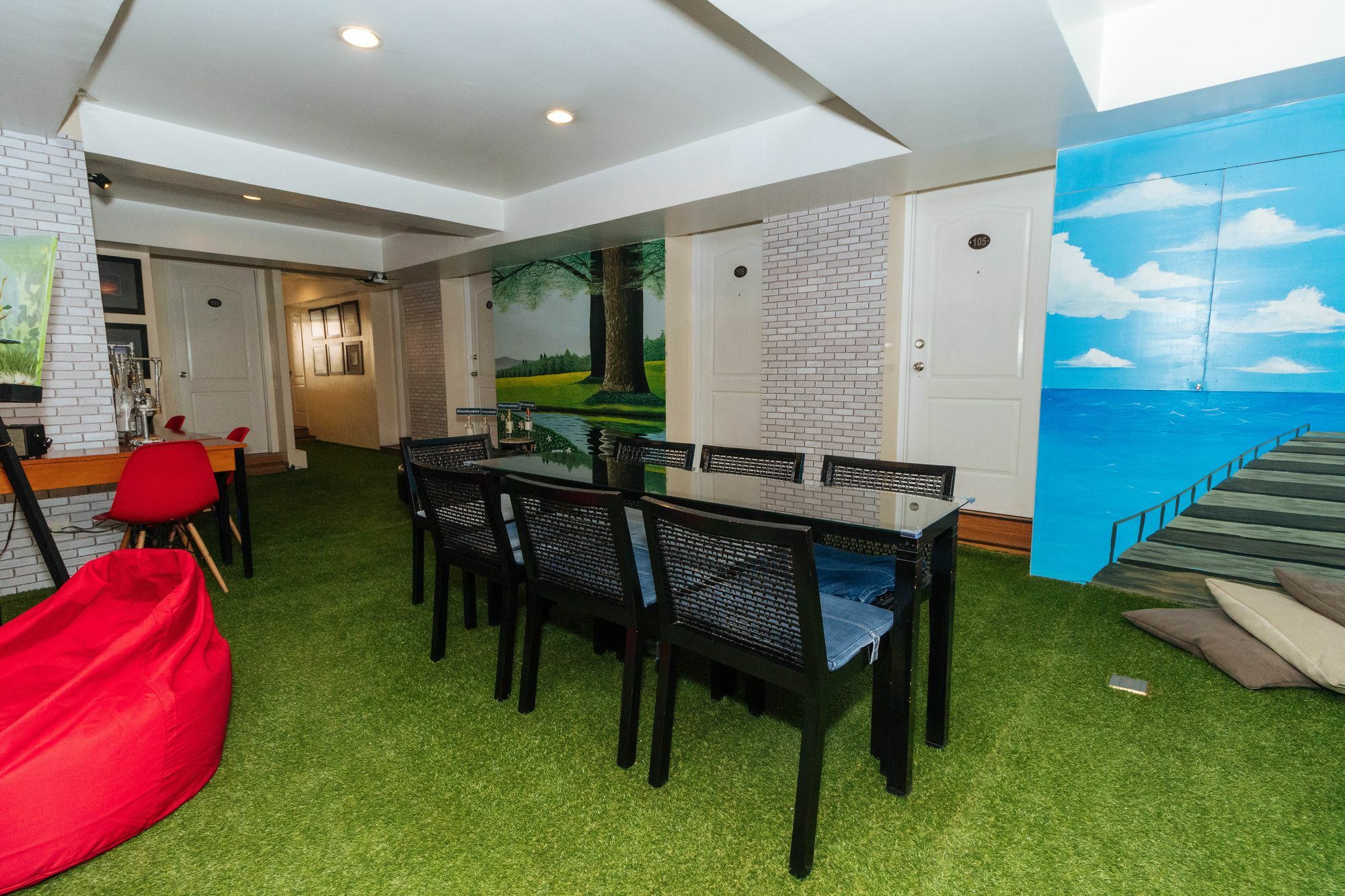 Reddoorz @ Amorsolo Makati Makati City ภายนอก รูปภาพ